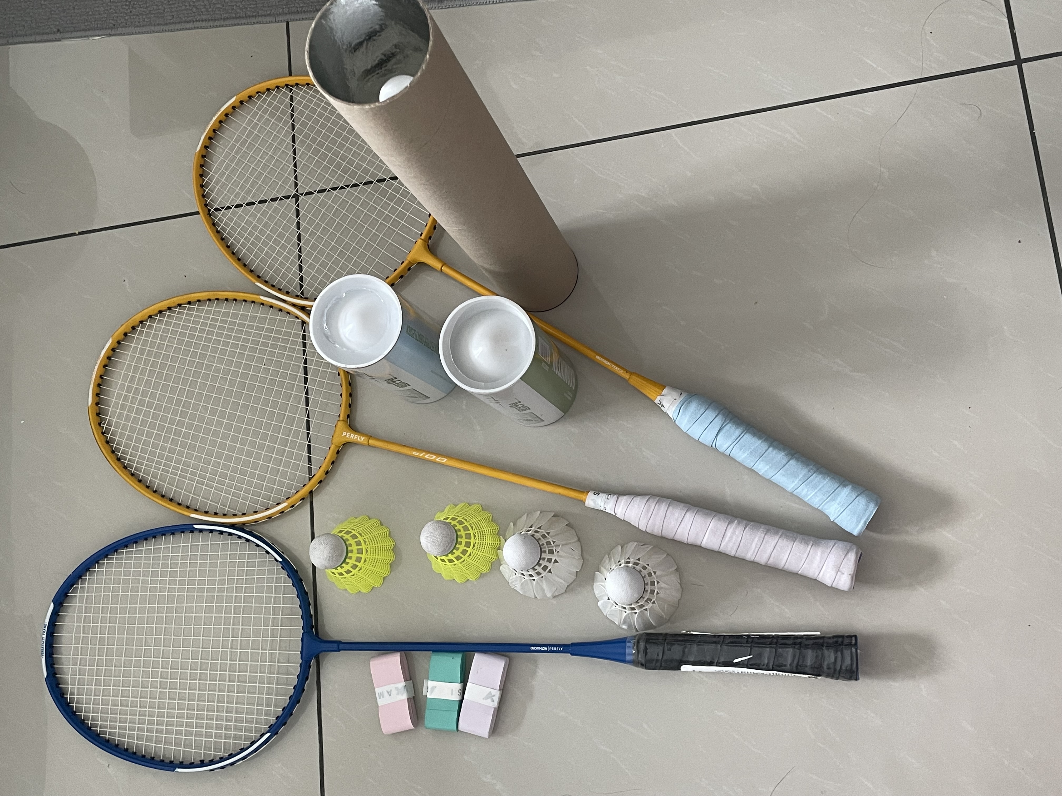 Complete Badminton Set (Three Rackets, Three Boxes of New Shuttlecocks, Three Gr