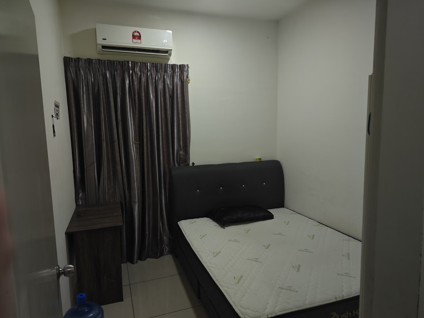 Small Room for Rent at Savanna D2!